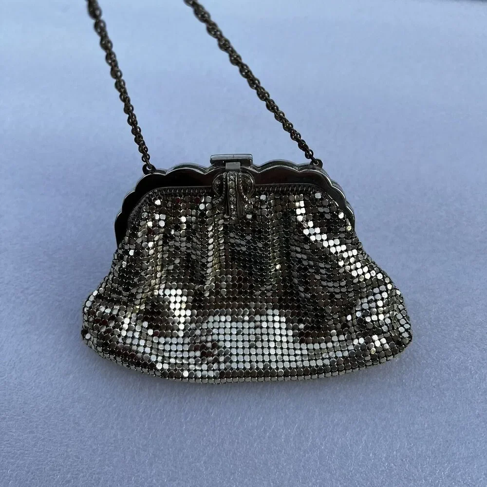 Vintage Mesh Whiting & Davis Co Silver Hand Bag Purse with Rhinestone Closure - Picture 4 of 11
